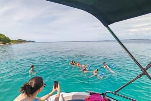 Zadar: Passeio de barco com equipamento de mergulho e bebidas