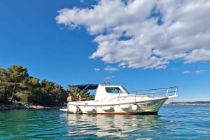 Zadar: Passeio de barco com equipamento de mergulho e bebidas