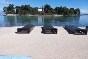 Zadar: Passeio de barco com equipamento de mergulho e bebidas