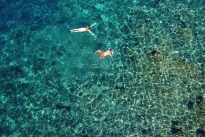 ザダル：シュノーケリング用具とドリンク付きボートツアー