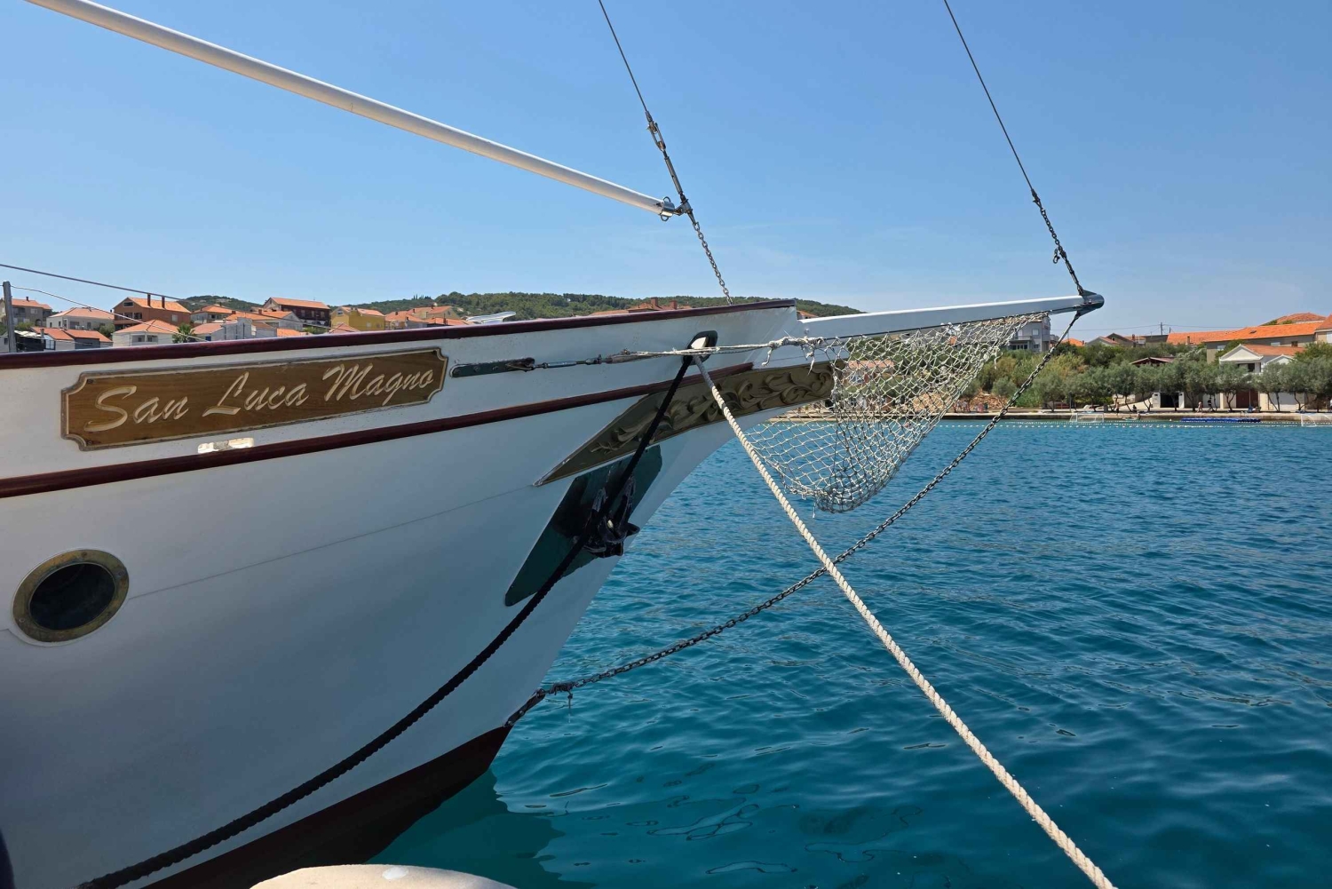 Zadar: crucero a bordo de un auténtico barco de madera con bebidas incluidas.