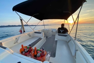 Zadar: crucero en bote al atardecer, cena en una isla y chapuzón