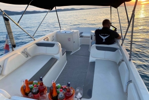 Zadar: crucero en bote al atardecer, cena en una isla y chapuzón