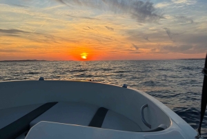 Zadar: crucero en bote al atardecer, cena en una isla y chapuzón