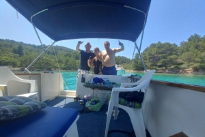 Zadar : Excursion en bateau d'une demi-journée vers l'île d'Ošljak, Galevac et Ugljan