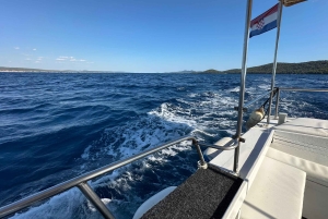 Задар: полудневная поездка на лодке с напитками и сноркелингом