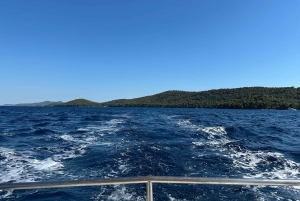 Задар: полудневная поездка на лодке с напитками и сноркелингом