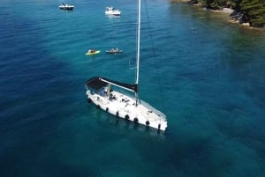 Zadar: Island cruise with drinks, snorkeling and kayaking