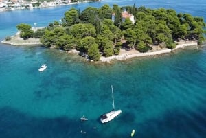 Zadar: Island cruise with drinks, snorkeling and kayaking