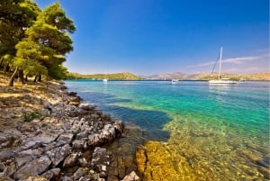 Zadar: Kornatin veneretki lounaalla ja uimapysähdyksillä.