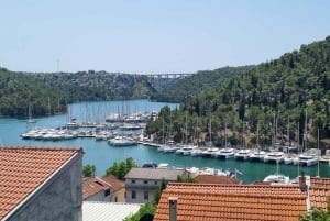 Zadar: Krka-vattenfallen, båttur och bad