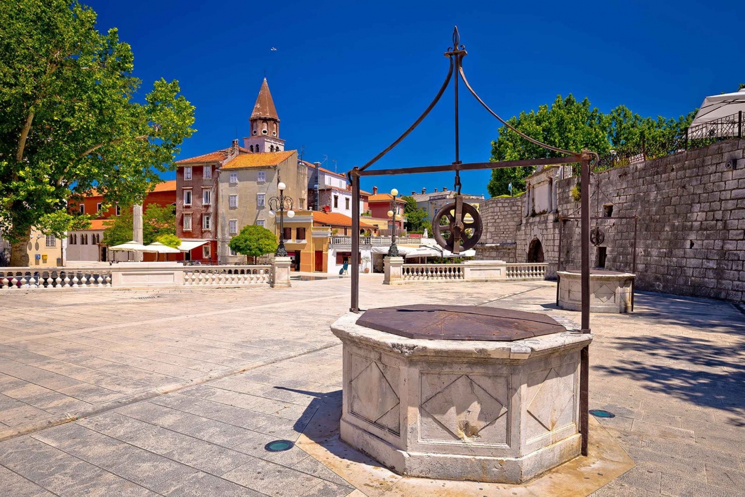 Zadar: Old Town Highlights Guided Walking Tour