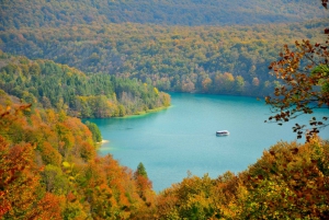 Zadar: Plitvice Lakes Day Tour, Boat Ride & Ticket Included