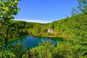 Zadar: Plitvice Lakes Day Tour with Pre-Booked Tickets