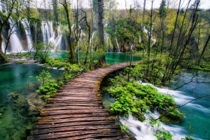 Zadar: Plitvice Lakes Guided Day Tour with Tickets