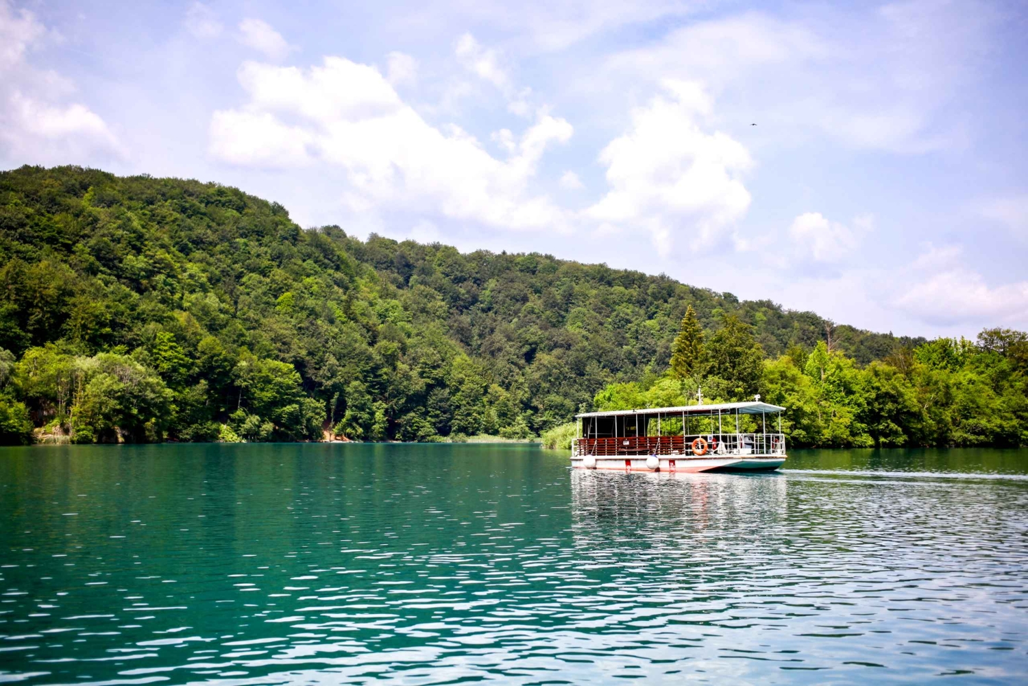 Zadar: Plitvice Lakes with Boat Ride and Zadar Old Town Tour