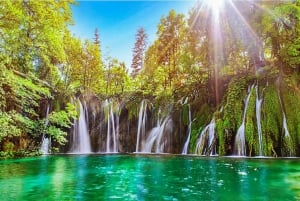 Zadar : Lacs de Plitvice avec tour en bateau et visite de la vieille ville de Zadar