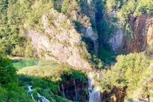 Zadar: Lagos Plitvice com passeio de barco e visita ao centro histórico de Zadar