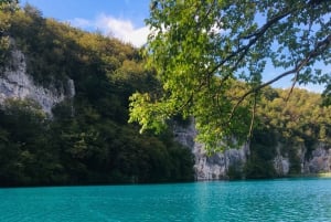 Zadar: Lagos Plitvice com passeio de barco e visita ao centro histórico de Zadar