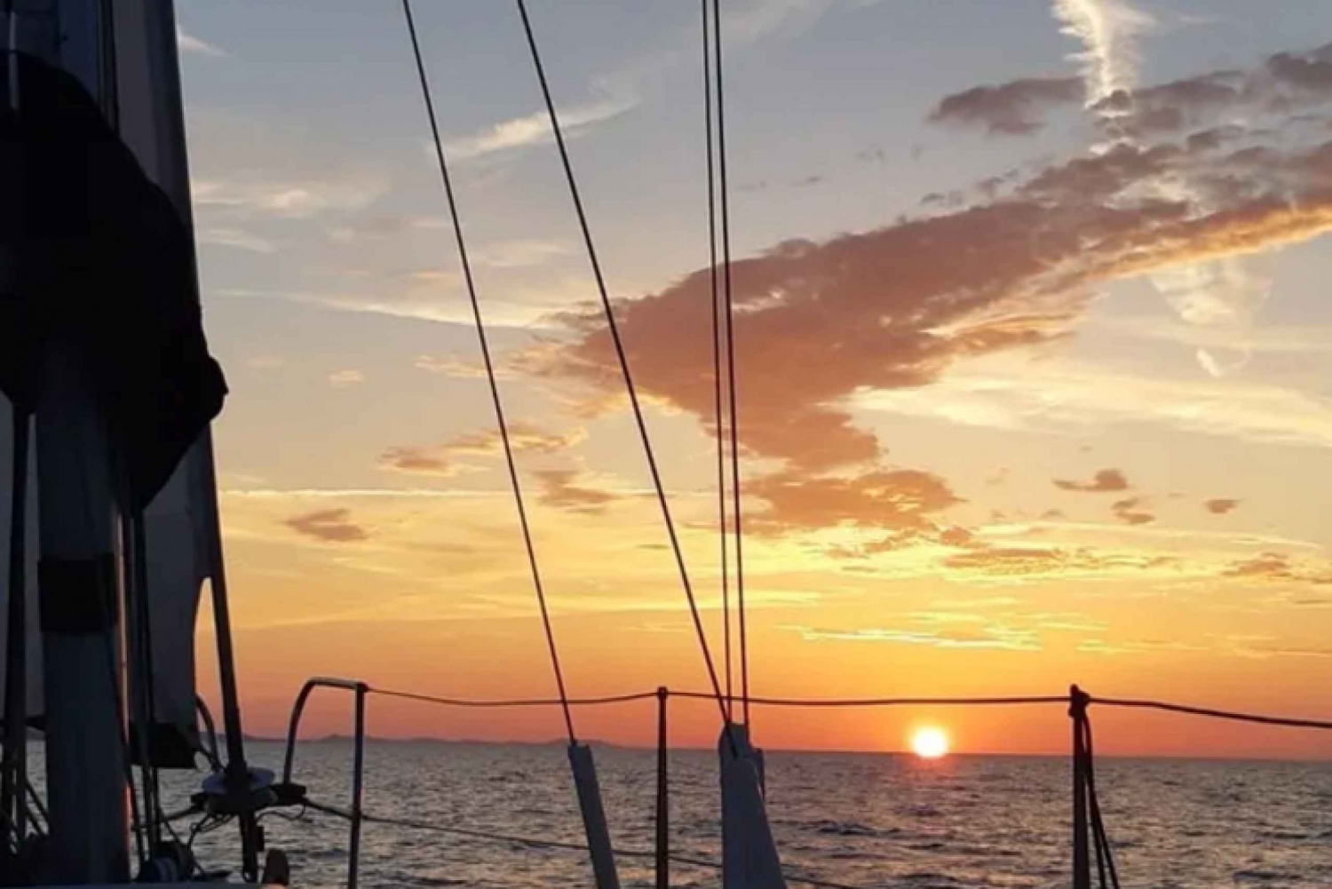 Zadar: Private Sunset Sailboat Tour with Drinks
