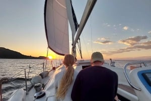 Zara: tour privato in barca a vela al tramonto nell'arcipelago di Zara