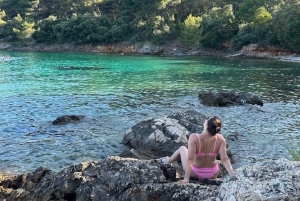 Zadar: RIB-bådtur til skjulte bugter med snorkling og drikkevarer