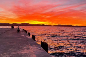 Zadar: Romantisk båttur i solnedgången med champagne