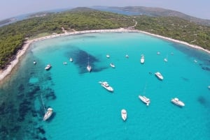 Zara: tour in barca alla spiaggia di Sakarun e all'isola di Dugi con pranzo