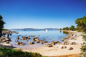 Zadar : tour en bateau avec déjeuner à la plage de Sakarun et sur l'île de Dugi