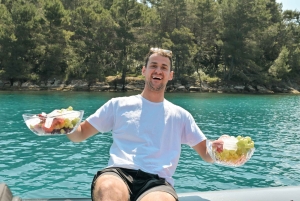 ザダル：スピードボートでスリル満点の3島ツアー（シュノーケリング付き）