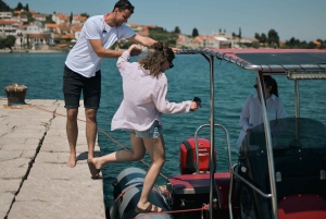 ザダル：スピードボートでスリル満点の3島ツアー（シュノーケリング付き）