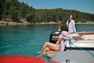 ザダル：スピードボートでスリル満点の3島ツアー（シュノーケリング付き）