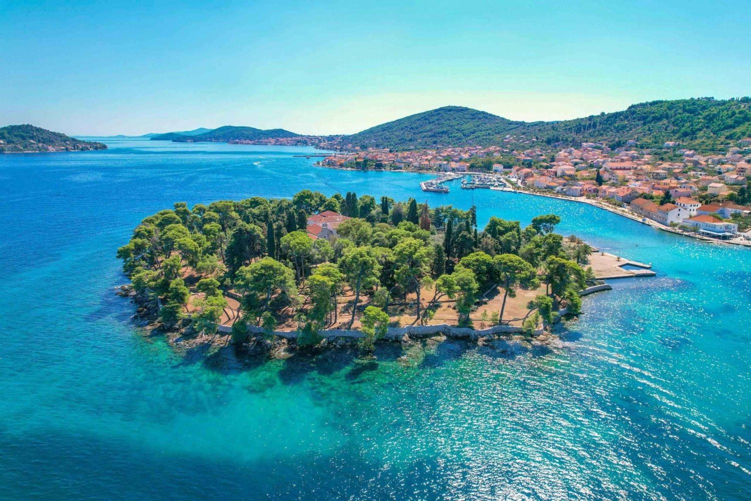 Zadar: Hurtigbåttur med 3 stopp, drikke og snorkling