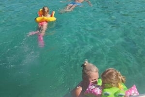 Zadar: Excursión en lancha rápida con 3 paradas, bebidas y snorkel
