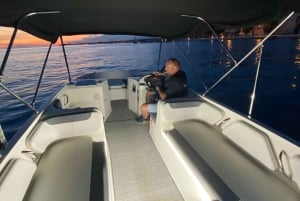 Zadar: Excursión en barco al atardecer con bebidas ilimitadas