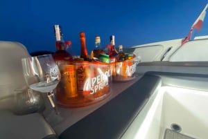 Zadar: Excursión en barco al atardecer con bebidas ilimitadas