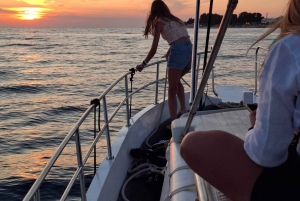 Zara: crociera al tramonto su una barca d'epoca con vino e snack