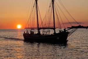 Zadar: Solnedgangskrydstogt på traditionel båd med vin
