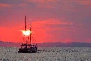 Zadar: Rejs o zachodzie słońca tradycyjną łodzią z winem