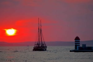 Zadar: Rejs o zachodzie słońca tradycyjną łodzią z winem