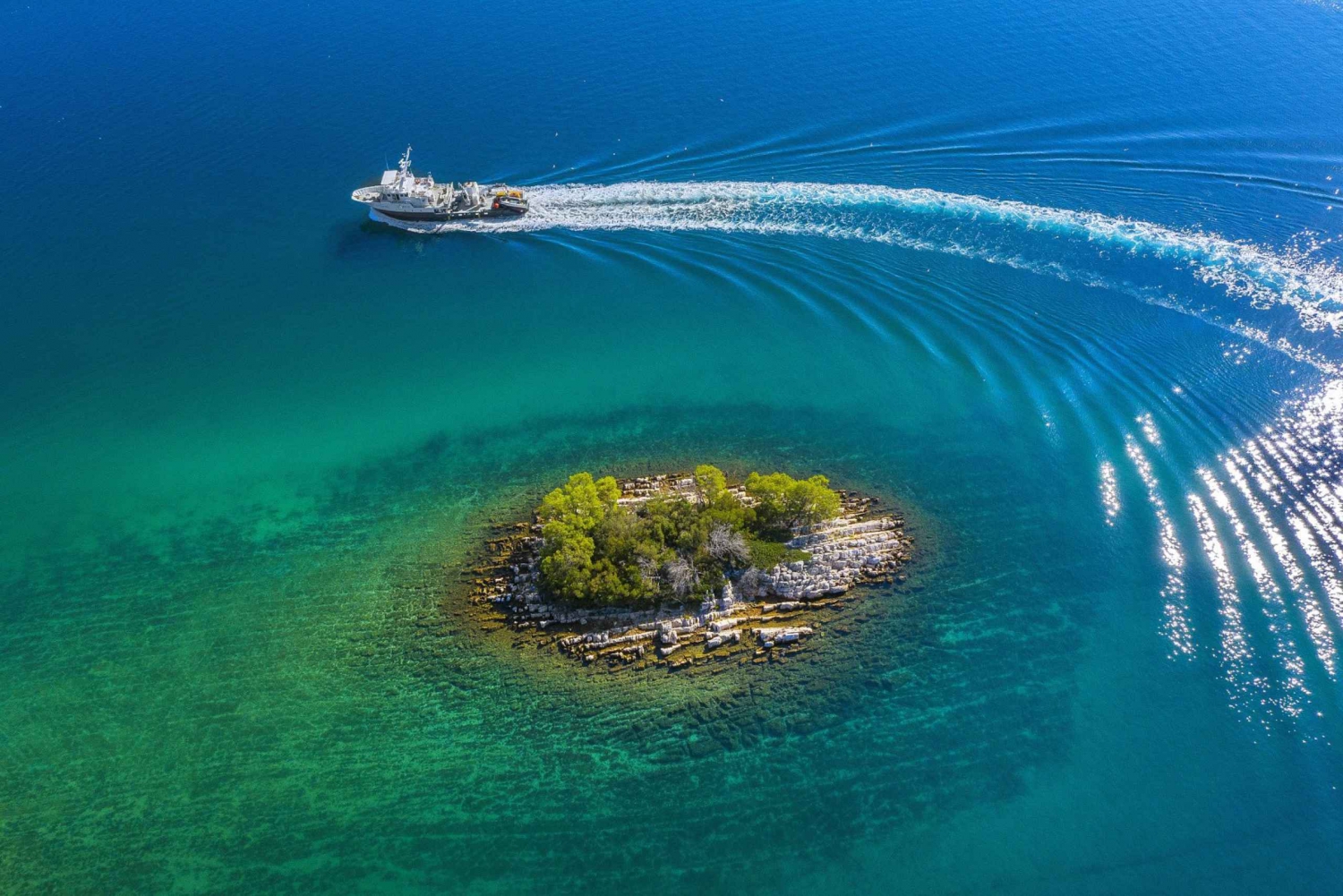 Zadar: Three Islands Boat Trip With Sea Food and Drink