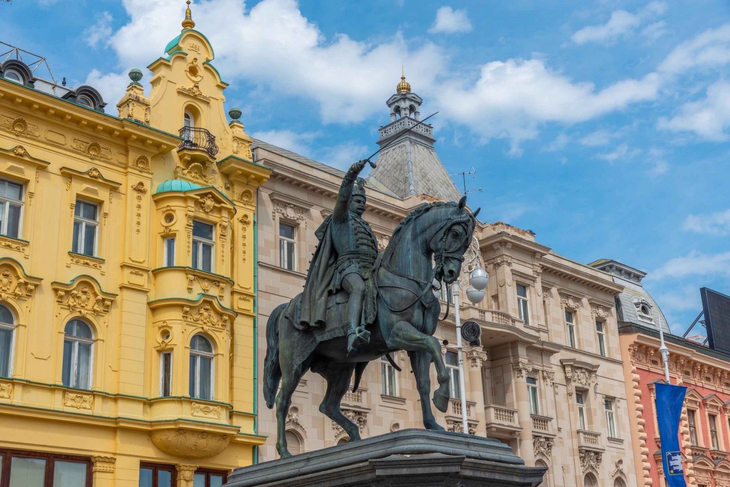 Zagreb: City Highlights Walking Tour with A Private Guide