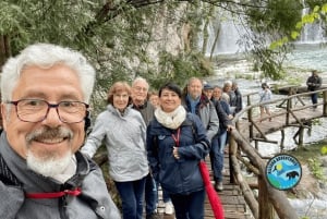 Zagreb: Plitvice med säkrade biljetter, båt- och tågresa