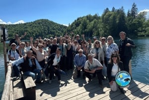 Zagreb: Plitvice med säkrade biljetter, båt- och tågresa