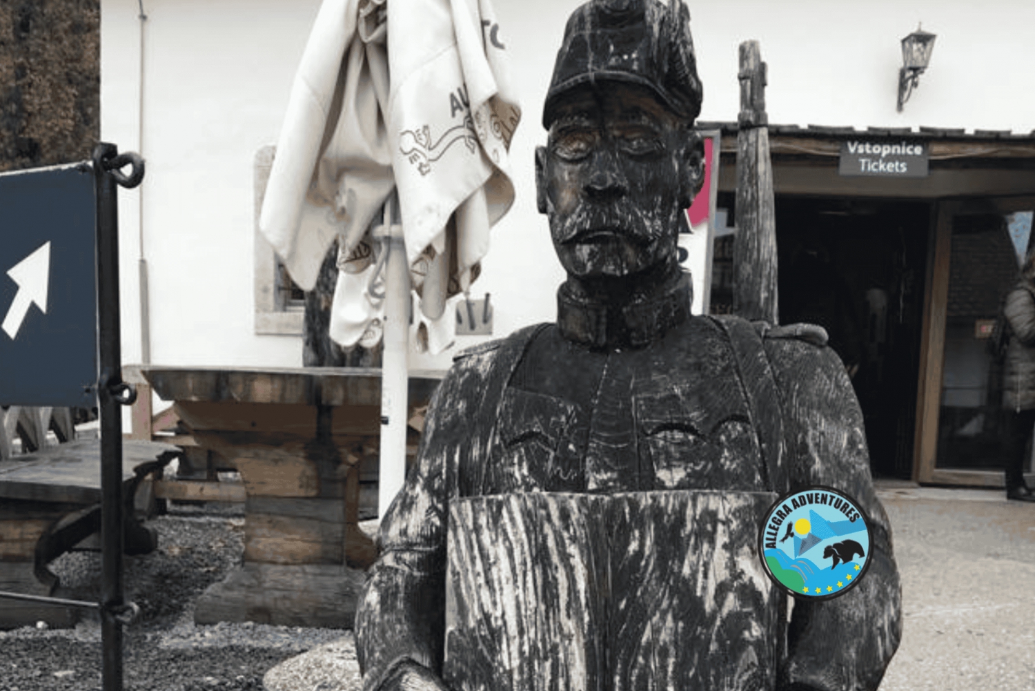 Zagreb: Postojna Cave, Predjama Castle & Ljubljana in a Day