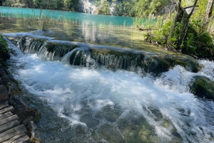 Zagreb: Rastoke & Plitvice Lakes Guided Tour with Ticket