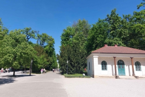 Zagreb: Maksimirin kaupunkipuistossa: Kävelykierros Zagrebin kaupunkipuistossa Maksimirissa