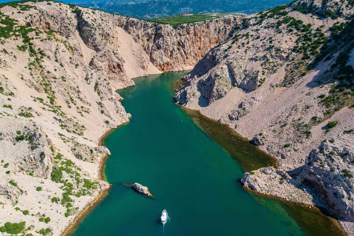 ズルマニャ川とクロアチアの 3 つの海を巡るボート ツアー