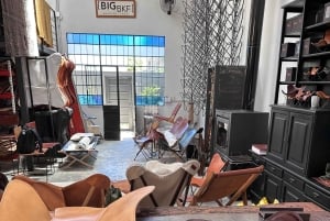 Argentina: Leather Butterfly Chair Workshop Tour with Wine