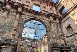 “Bike Tour Casco Viejo and Panama City Discover the Essence